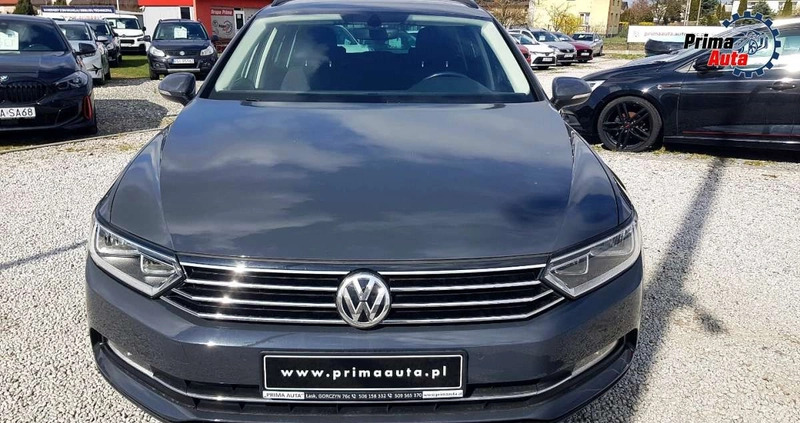 Volkswagen Passat cena 52900 przebieg: 211972, rok produkcji 2015 z Radom małe 667